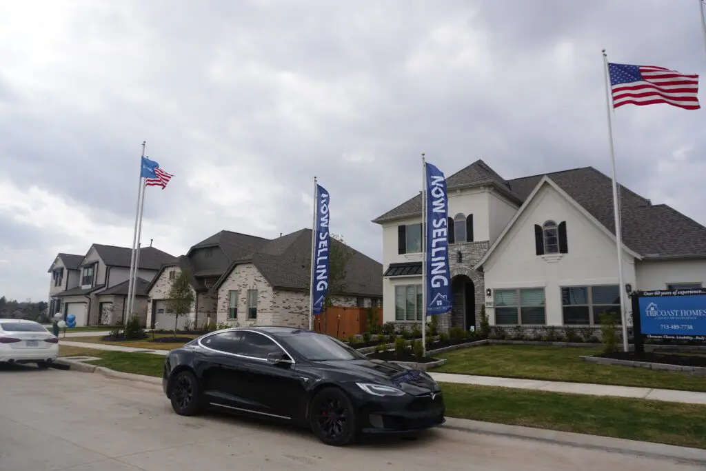 Model Homes In Canterra Creek, Rosharon, TExas